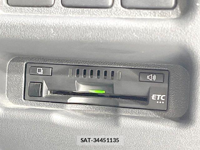 Toyota HIACE VAN 2025-04 8746396-4