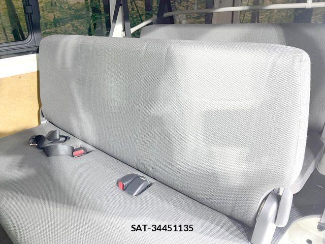 Toyota HIACE VAN 2025-04 8746396-7