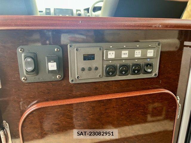 Toyota HIACE VAN 2018-11 8882644-11