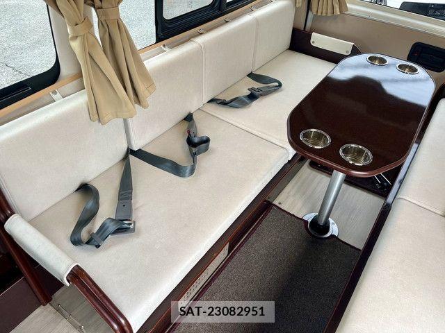 Toyota HIACE VAN 2018-11 8882644-17
