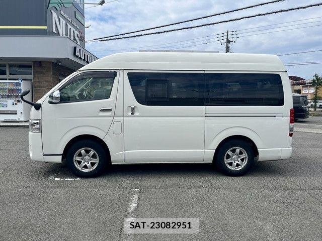 Toyota HIACE VAN 2018-11 8882644-3