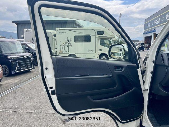 Toyota HIACE VAN 2018-11 8882644-4
