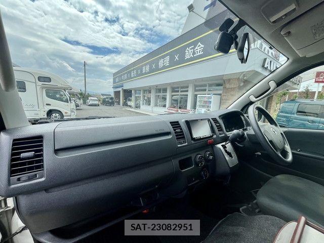 Toyota HIACE VAN 2018-11 8882644-5
