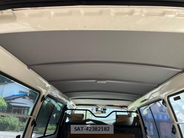 Toyota HIACE VAN 2003-09 8415518-9