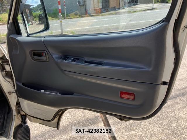 Toyota HIACE VAN 2003-09 8415518-14