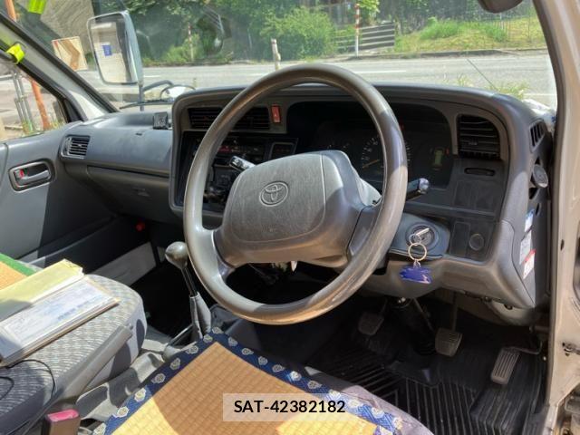 Toyota HIACE VAN 2003-09 8415518-15
