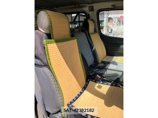 Toyota HIACE VAN 2003-09 8415518-16