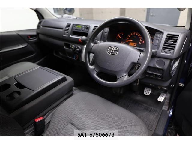 Toyota HIACE VAN 2016-08 7252609-16