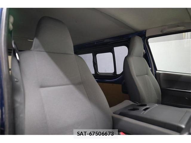 Toyota HIACE VAN 2016-08 7252609-17