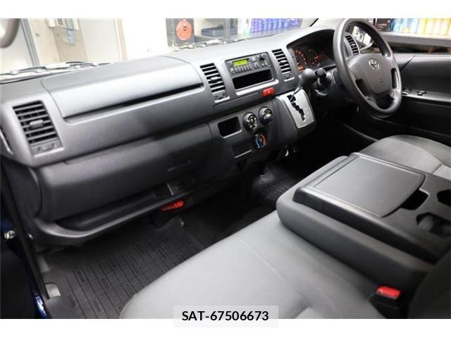 Toyota HIACE VAN 2016-08 7252609-24
