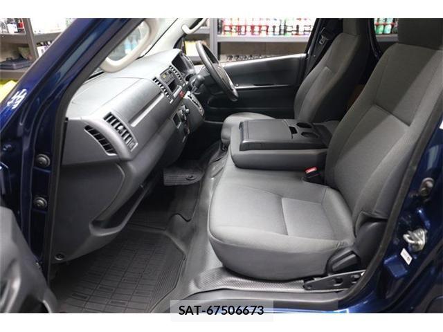 Toyota HIACE VAN 2016-08 7252609-25