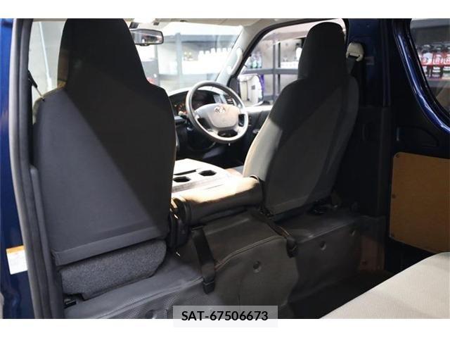 Toyota HIACE VAN 2016-08 7252609-28