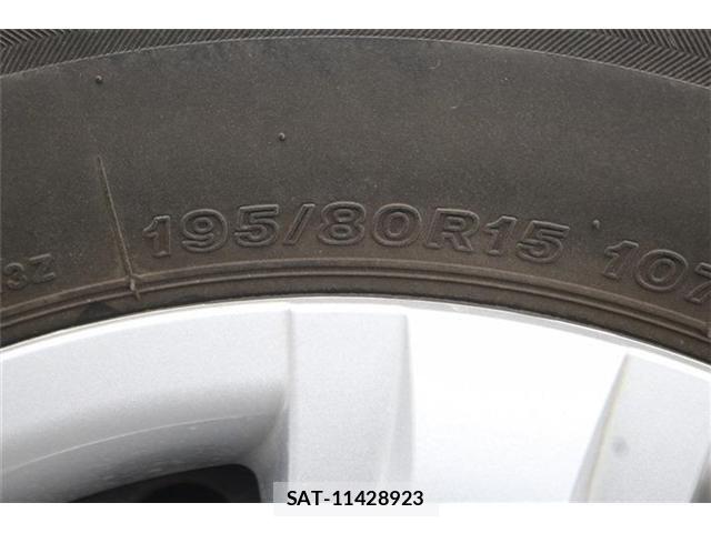 Toyota HIACE VAN 2021-08 7273170-11