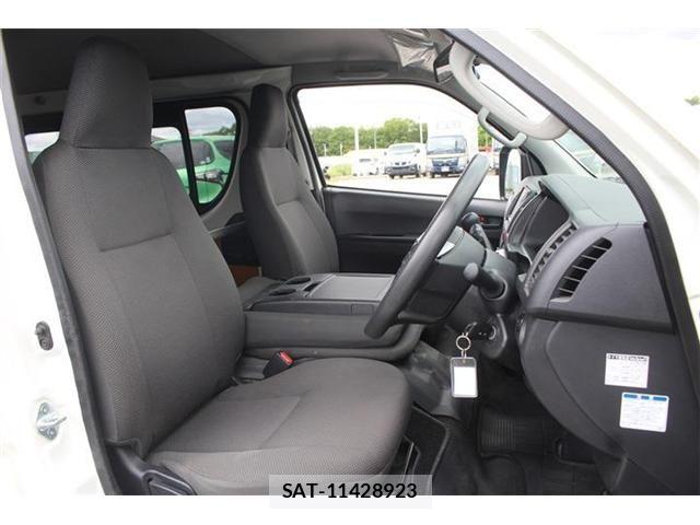Toyota HIACE VAN 2021-08 7273170-21