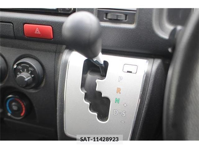 Toyota HIACE VAN 2021-08 7273170-25
