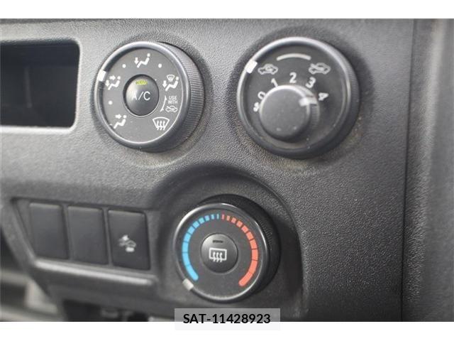 Toyota HIACE VAN 2021-08 7273170-4