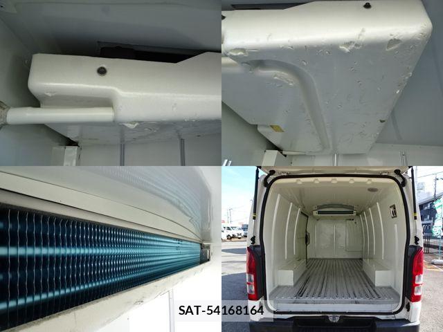 Toyota HIACE VAN 2019-12 7330698-12