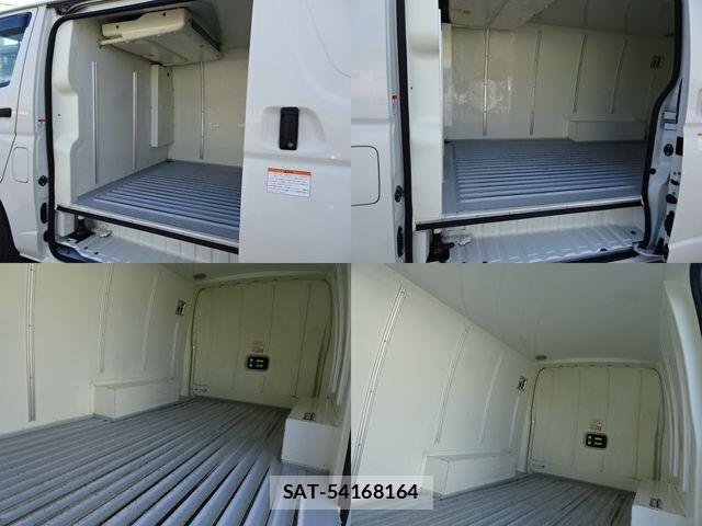 Toyota HIACE VAN 2019-12 7330698-13