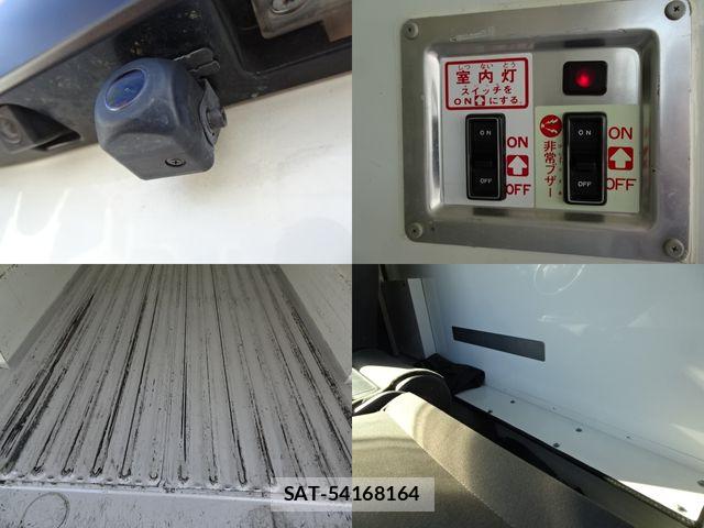Toyota HIACE VAN 2019-12 7330698-15