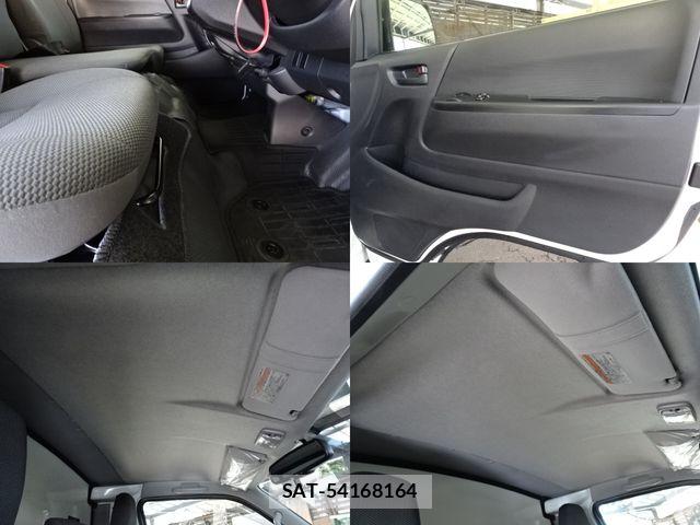 Toyota HIACE VAN 2019-12 7330698-17