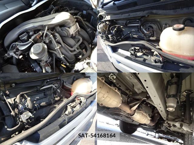 Toyota HIACE VAN 2019-12 7330698-5