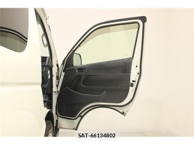 Toyota HIACE VAN 2018-02 7620843-27