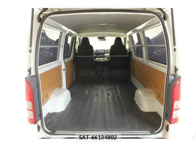 Toyota HIACE VAN 2018-02 7620843-29