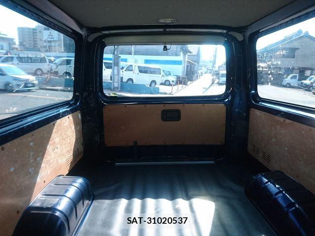 Toyota HIACE VAN 2021-05 7981363-20