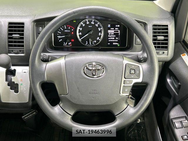 Toyota HIACE VAN 2025-04 8102318-10