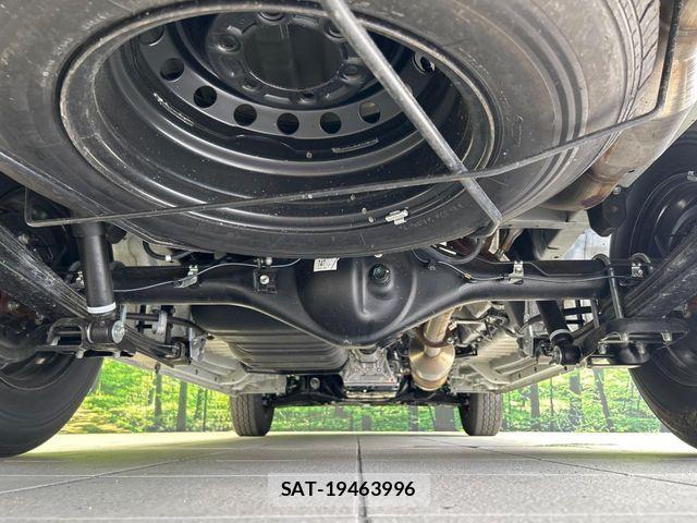 Toyota HIACE VAN 2025-04 8102318-18