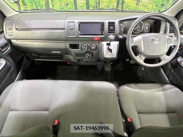 Toyota HIACE VAN 2025-04 8102318-1