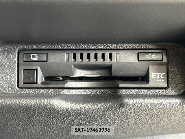 Toyota HIACE VAN 2025-04 8102318-6