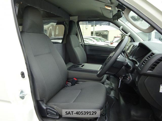 Toyota HIACE VAN 2021-06 8338233-10