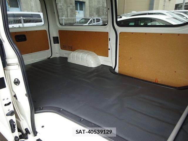 Toyota HIACE VAN 2021-06 8338233-11