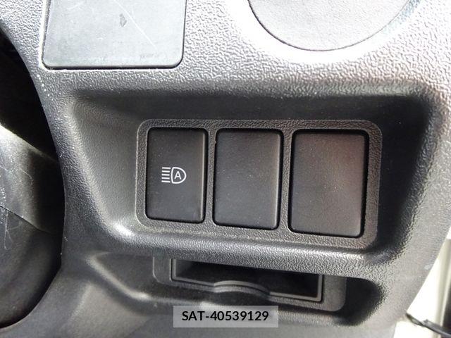 Toyota HIACE VAN 2021-06 8338233-13