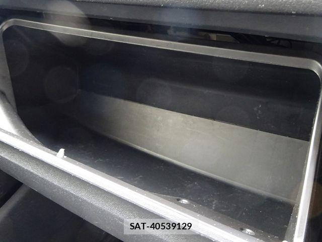 Toyota HIACE VAN 2021-06 8338233-17