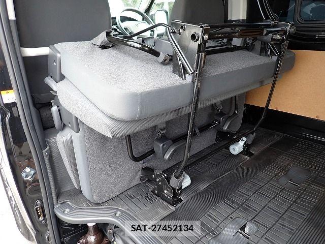 Toyota HIACE VAN 2022-12 8662025-23