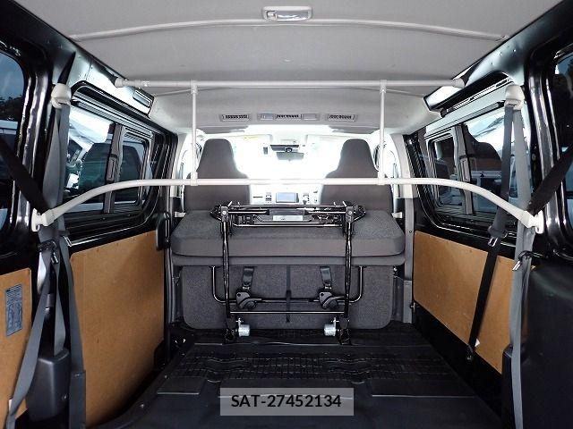 Toyota HIACE VAN 2022-12 8662025-25