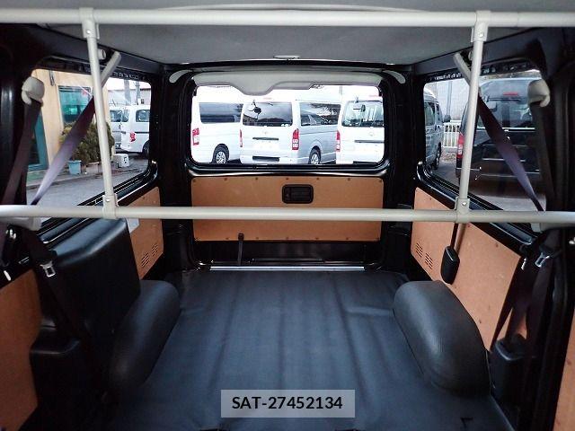 Toyota HIACE VAN 2022-12 8662025-26
