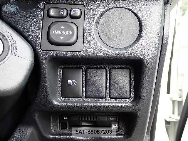 Toyota HIACE VAN 2025-07 8667045-16