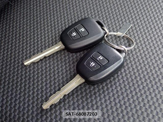 Toyota HIACE VAN 2025-07 8667045-17