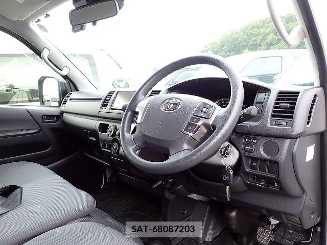 Toyota HIACE VAN 2025-07 8667045-19