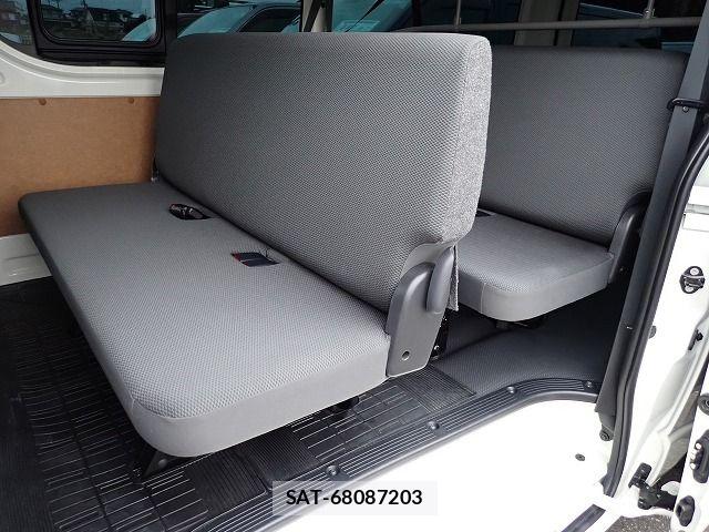 Toyota HIACE VAN 2025-07 8667045-22