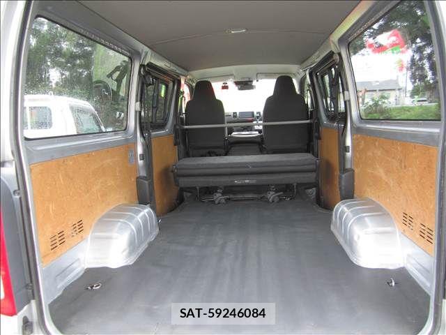 Toyota HIACE VAN 2023-01 8850903-4