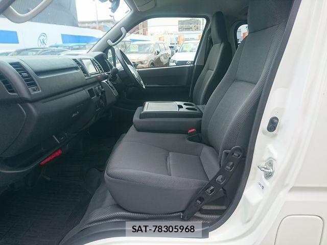 Toyota HIACE VAN 2023-05 6914577-11