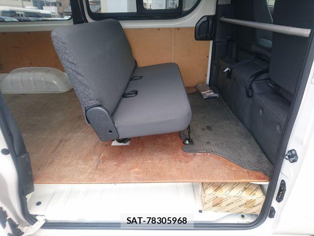 Toyota HIACE VAN 2023-05 6914577-13