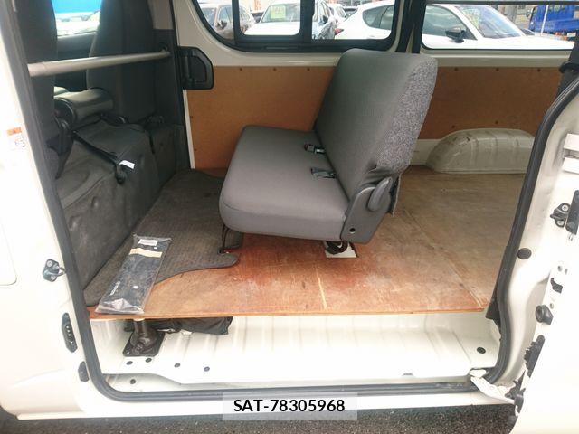 Toyota HIACE VAN 2023-05 6914577-14