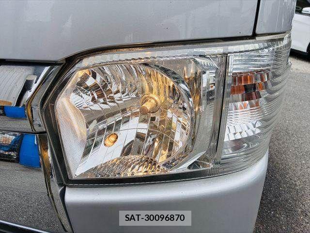 Toyota HIACE VAN 2016-08 4603544-10
