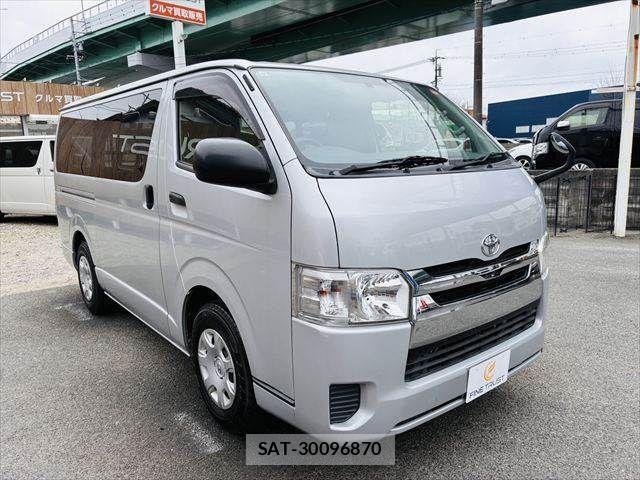 Toyota HIACE VAN 2016-08 4603544-13