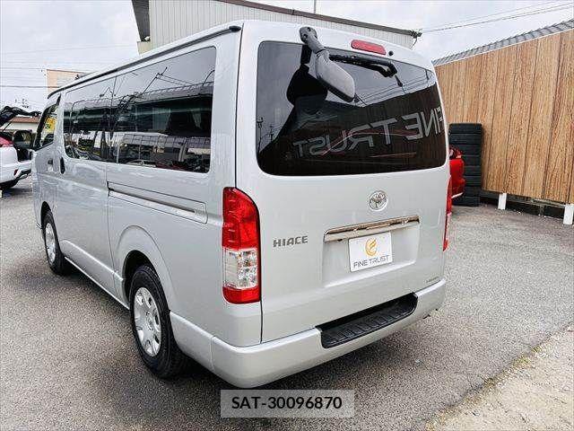 Toyota HIACE VAN 2016-08 4603544-17